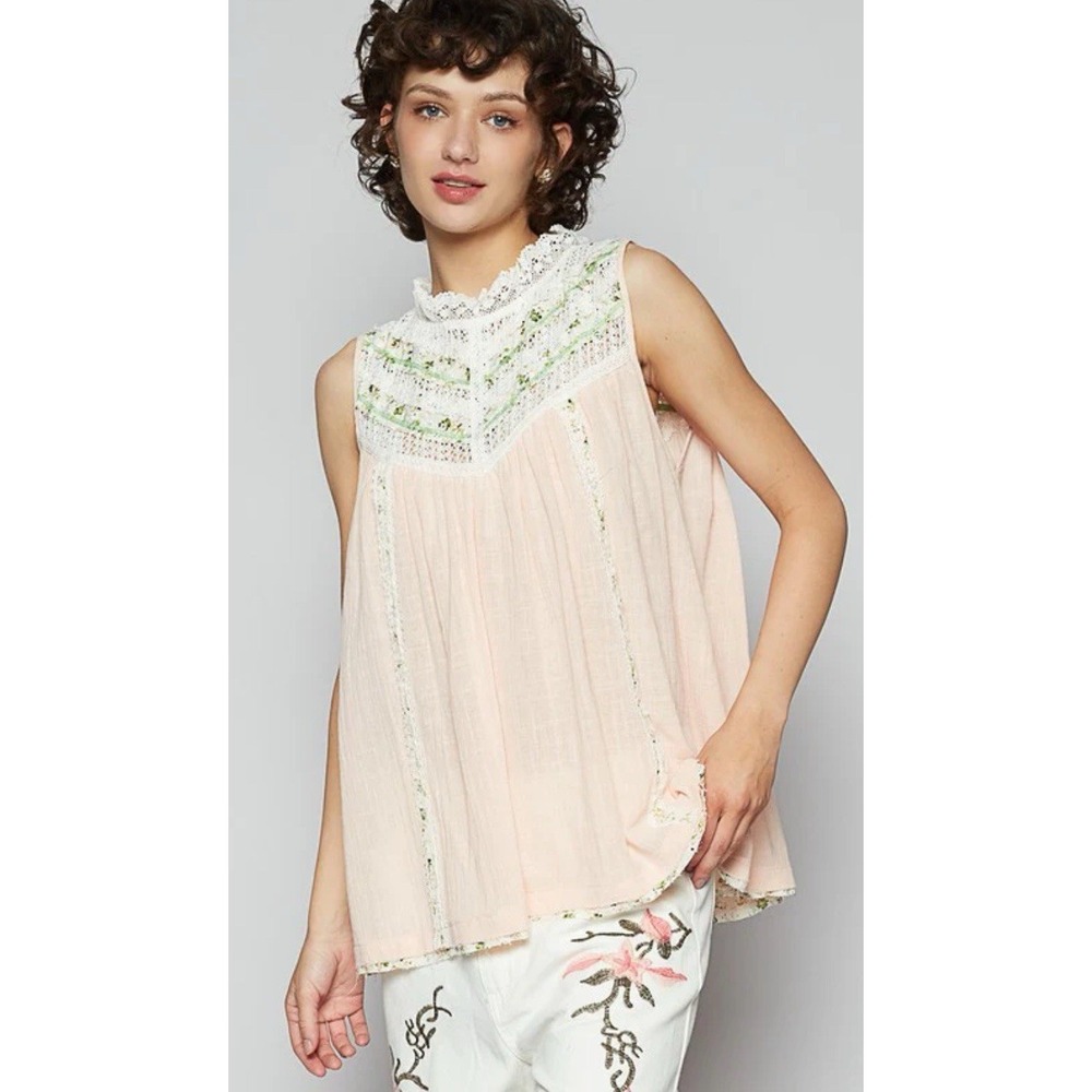 POL Soft Peach Boho Sleeveless Lace & Floral Detail Top Gauze Flowy Sz Small